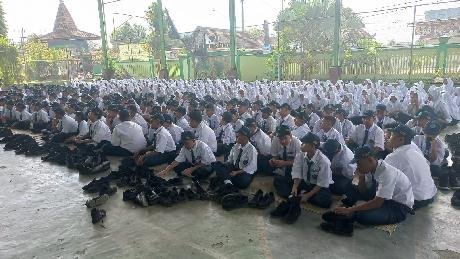 CERDAS BERSOSIAL MEDIA